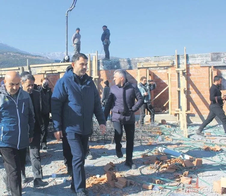 Çevre, Şehircilik ve İklim Değişikliği Bakanı Murat Kurum hazırlıkları anlattı! 250 bin konut hemen yapılacak 8