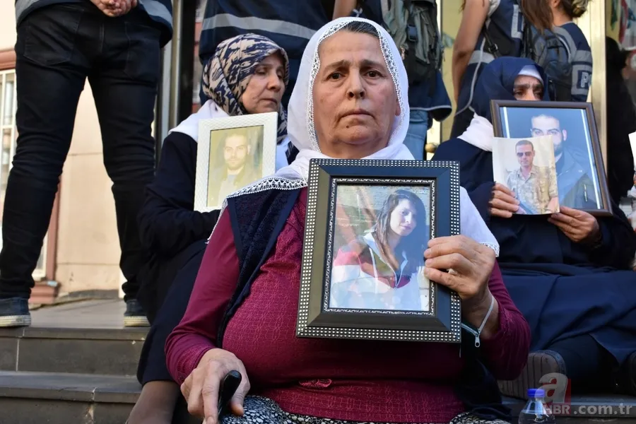 Sanatçılardan Diyarbakır'da nöbet tutan annelere destek 6
