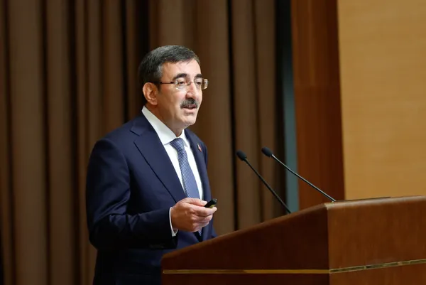 Cumhurbaşkanı Yardımcısı Cevdet Yılmaz’dan emekli maaşına zam açıklaması: Dengeleyici bir çalışmayı dikkate alabiliriz