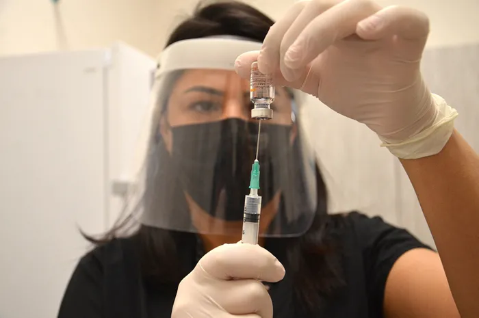 Son dakika: Aşıya giderken bunlara dikkat! İşte koronavirüs aşıları ile ilgili merak edilen soruların yanıtları - 2