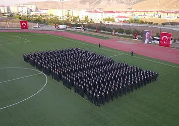 Bitlis'te 580 polis adayı mezun oldu