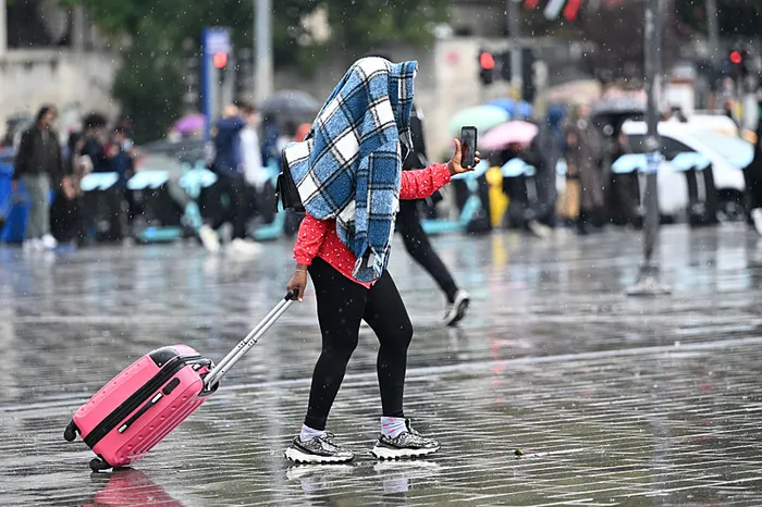 İstanbul’da eğitime sağanak tatili! İstanbul Valiliği duyurdu