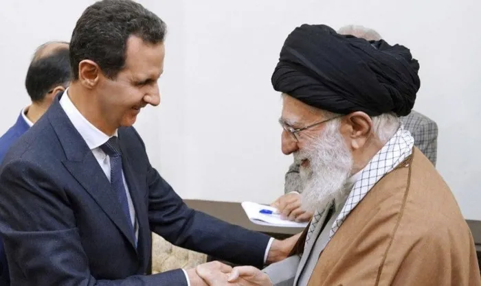 iran-ve-rusya-suriyeden-cekiliyor-sirada-ypgpkk-var-1734334439511.jpg Suriye'nin devrik başkanı Beşşar Esad ile İran dini lideri Ali Hamaney (Arşiv)