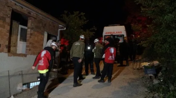 ekipler-seferber-oldu-bursada-ikinci-kez-kaybolan-alzheimer-hastasi-10-saat-sonra-bulunfu-1666787895601.jpg Ekipler seferber oldu! Bursa’da ikinci kez kaybolan Alzheimer hastası 10 saat sonra bulundu - 8
