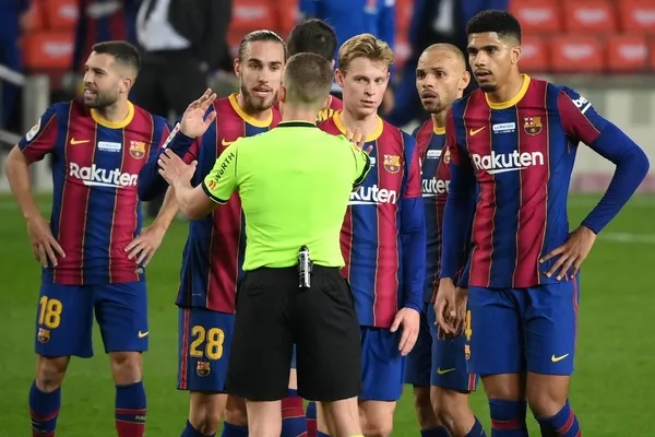 Barcelona Valencia maçında 4 gol | Messi Pele'nin rekoruna ortak oldu - 5