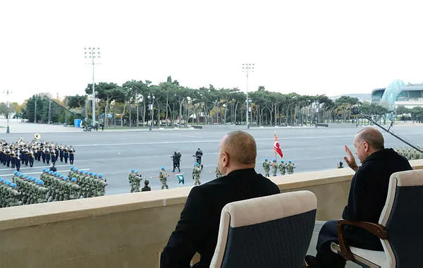 Son dakika: Başkan Erdoğan Azerbaycan dönüşü uçakta soruları yanıtladı