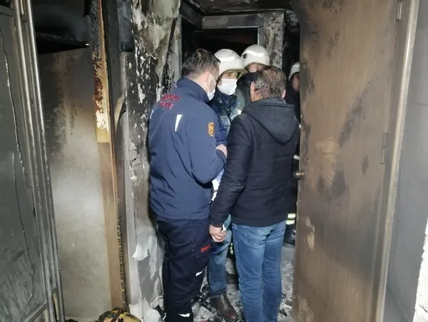 1612840294298.jpg Aksaray'da hareketli gece! Hem kendini hem de oteli yaktı - 5