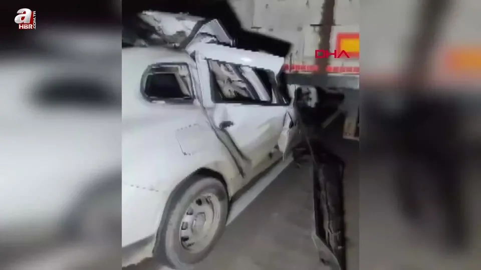 TIR’a çarpan otomobilin sürücüsü öldü