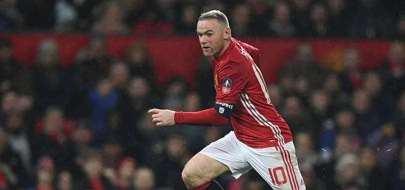 Wayne Rooney, Manchester United'da kalacak
