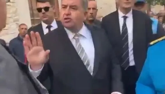 CHP’li başkan Muammer Ekrem Oran'dan 19 Mayıs’a gölge düşüren hareket! Gençlerin yürüyüşünü engelledi - 3