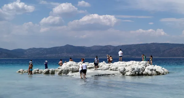 Salda Gölü'ne ziyaretçi akını! - 4