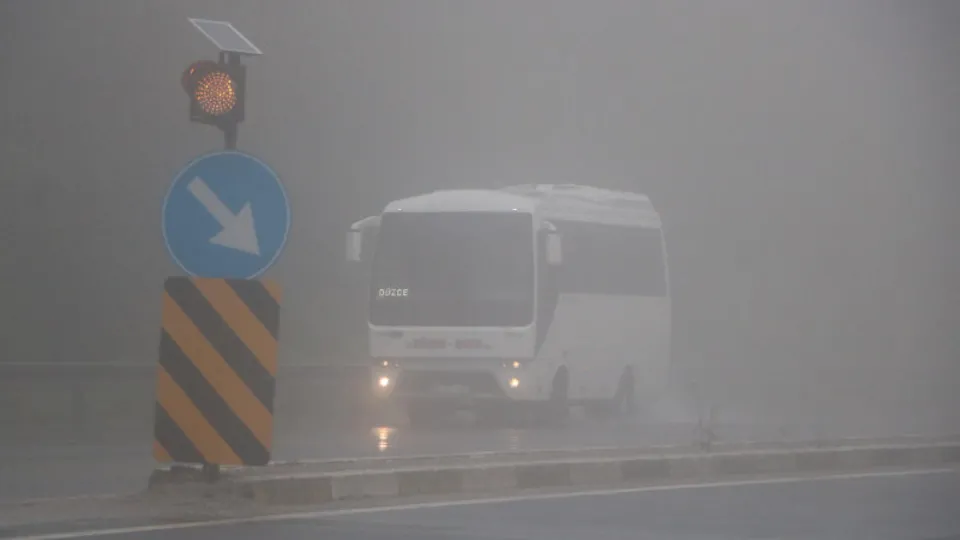 Bolu Dağı'nda sağanak ve sis ekili oldu! Görüş mesafesi düştü