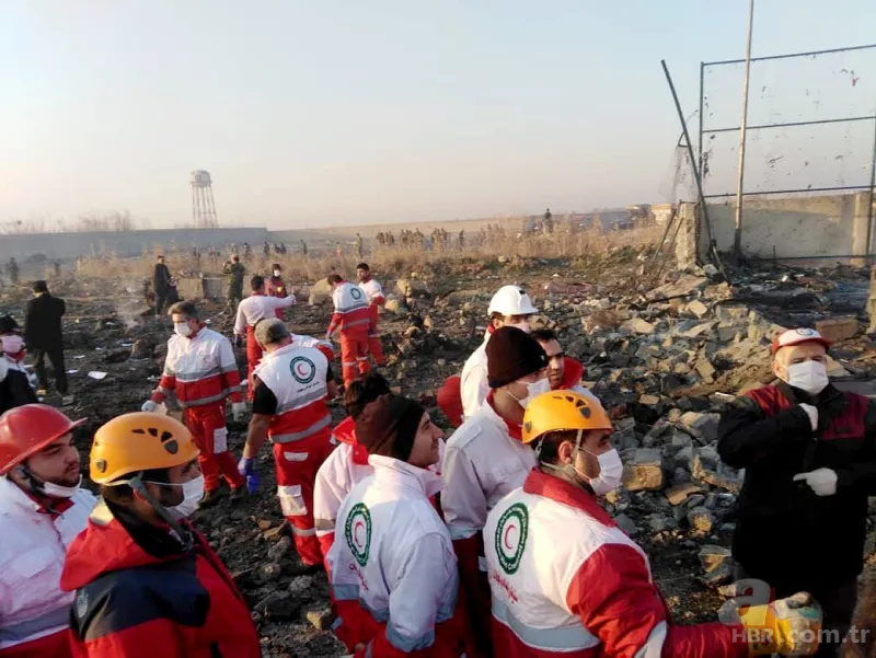 İran'da düşen uçağın enkazından ilk görüntüler! 5