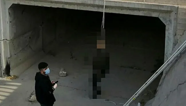 İstanbul'da şoke eden olay! Korkuluklara asılı erkek cesedi bulundu - 5