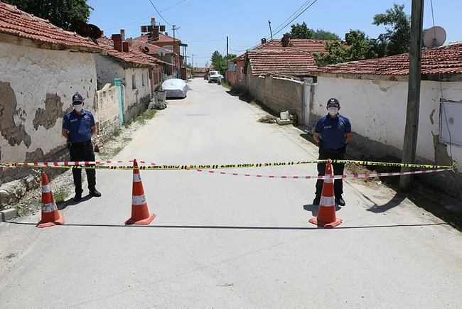 Eskişehir’de çocuğuna doğum günü kutlaması yapan kadın pozitif çıktı, 32 kişi karantinaya alındı - 1