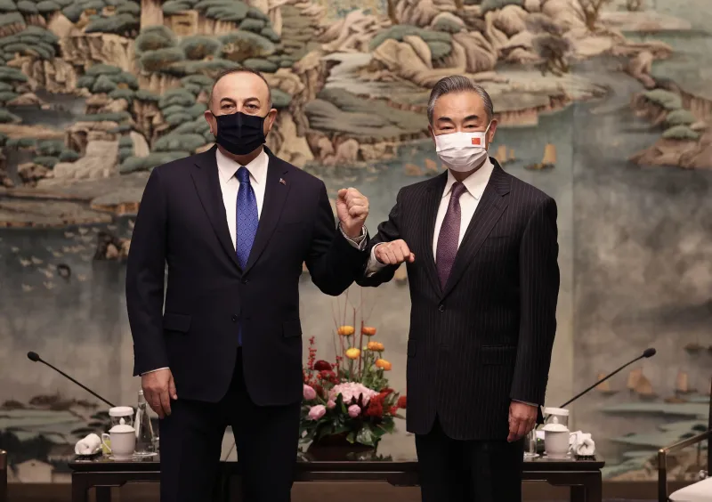 Dışişleri Bakanı Mevlüt Çavuşoğlu, Çin Dışişleri Bakanı ile görüştü