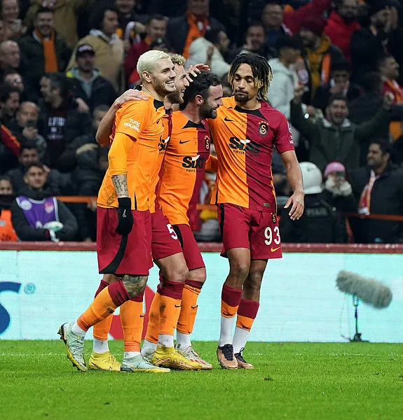galatasaraydan-hataya-farkli-tarife-galatasaray-4-0-hatayspor-mac-sonucu-1673636598682.jpg Galatasaray'dan Hatay'a farklı tarife! Galatasaray 4-0 Hatayspor (MAÇ SONUCU) - 3