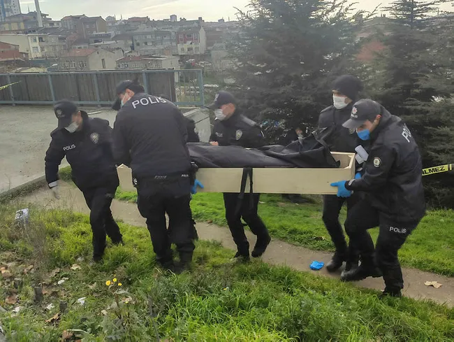 İstanbul’da boş arazide erkek cesedi bulundu! - 5