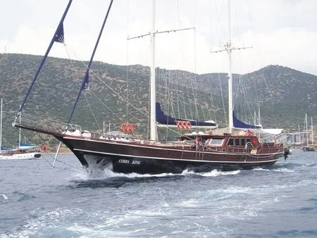 Burcu Esmersoy aşka yelken açtı - 2