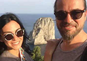 Engin Altan Düzyatan'a baba hediye!