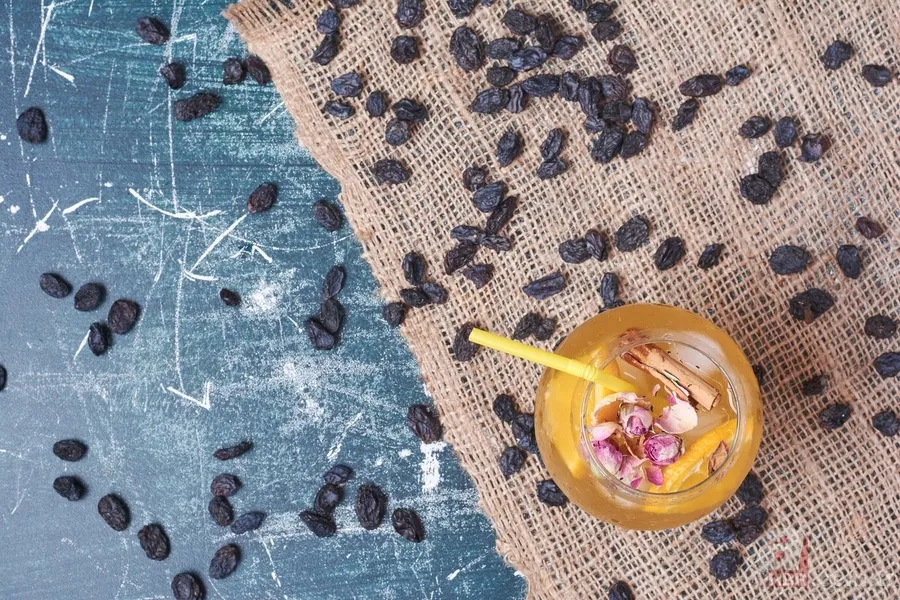 Sabahları kuru üzüm suyu içmenin şaşırtıcı faydaları! 1