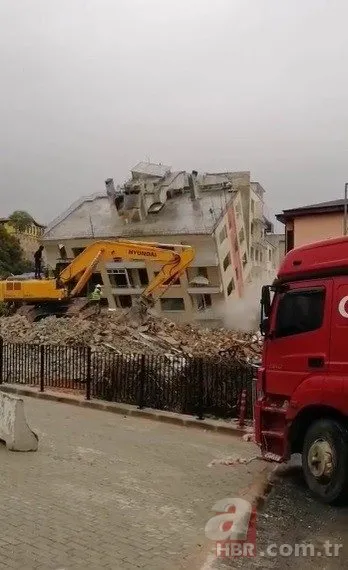 Bursa’da tarihi kapatan 5 katlı bina yıkıldı! O anlar kamerada