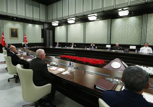 Yüksek Askeri Şura toplantısı 2022 kararları açıklandı! İşte 4 Ağustos 2022 YAŞ kararları ile atamalar, terfiler ve emekli edilenler - 4