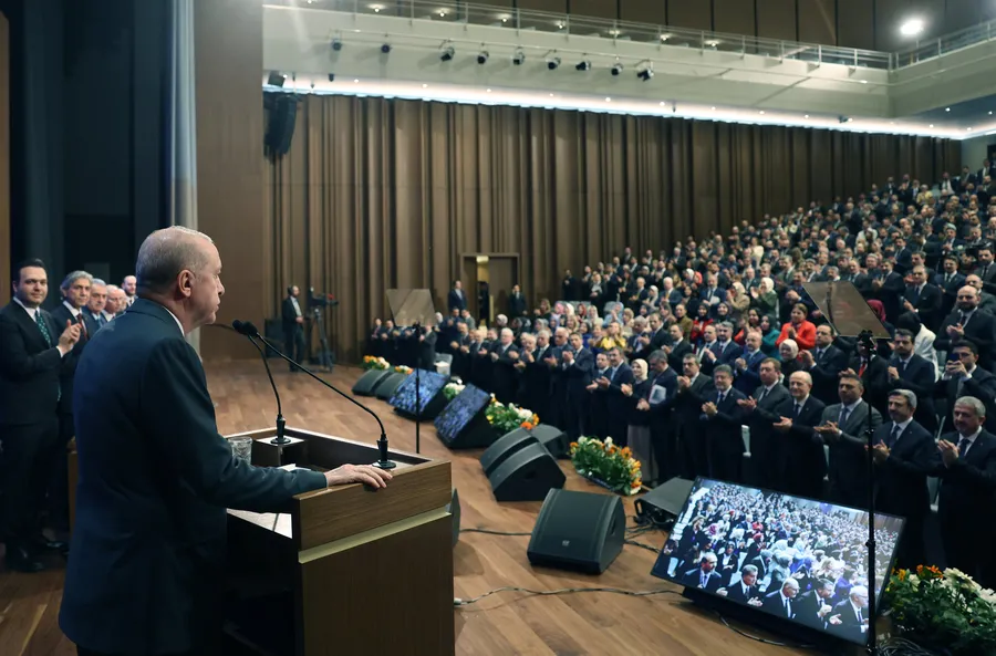 baskan-erdogandan-net-mesaj-kimse-turkiyeye-diz-cokturemeyecek-1774535240495.jpg Başkan Erdoğan, AK Parti Kongre Merkezi'nde partisinin Genişletilmiş İl Başkanları Toplantısı'na katıldı (AA)