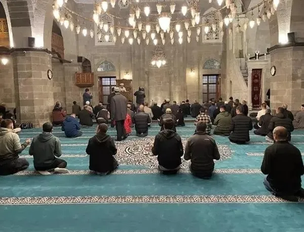 1701376133415.jpeg Diyanet İşleri Başkanı Ali Erbaş duyurdu: Yarın cuma namazı sonrası tüm camilerde Filistin için dua edilecek - 1