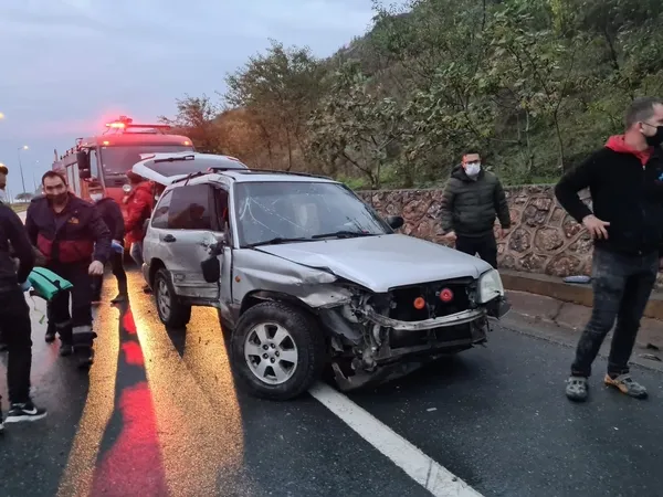 Zonguldak'ta trafik kazası...Cenaze dönüşü kaza yaptılar - 1