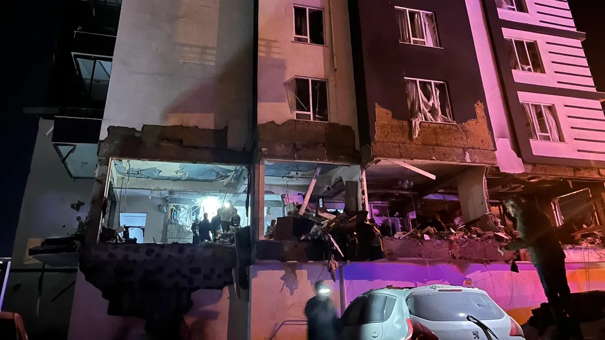 Niğde'de doğal gaz patlaması! Çok sayıda yaralı var | Vali Akmeşe'de açıklama