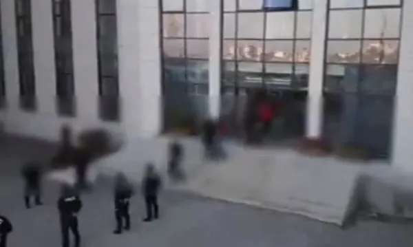 cakar-suc-orgutu-cokertildi-bakan-yerlikaya-duyurdu-1708842047345.jpeg Çakar suç örgütü çökertildi! Bakan Yerlikaya duyurdu - 1