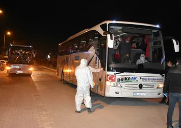 Fransa'dan gelen 143 kişi Kırıkkale'deki yurda yerleştirildi