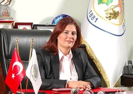 CHP'li Aydın Büyükşehir Belediyesi'ndeki yolsuzluk iddiasının belgeleri ortaya çıktı! Özlem Çerçioğlu'ndan 100 bin liralık şirkete 450 milyonluk ihale