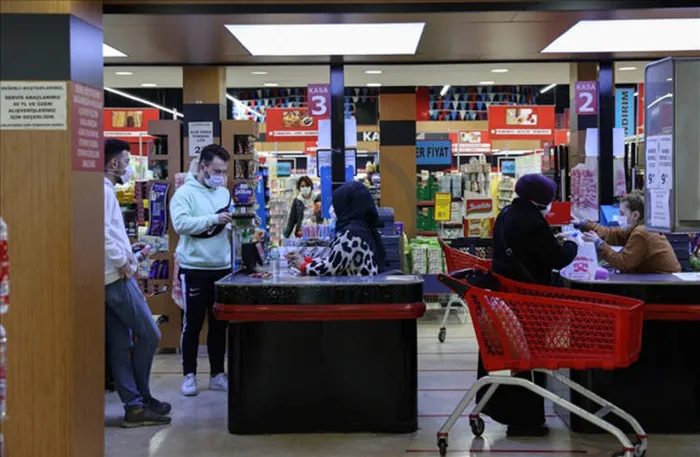 Son dakika: Pazarlar açıldı ama marketlerden tam kapanma uyanıklığı! Yaptıkları pes dedirtti