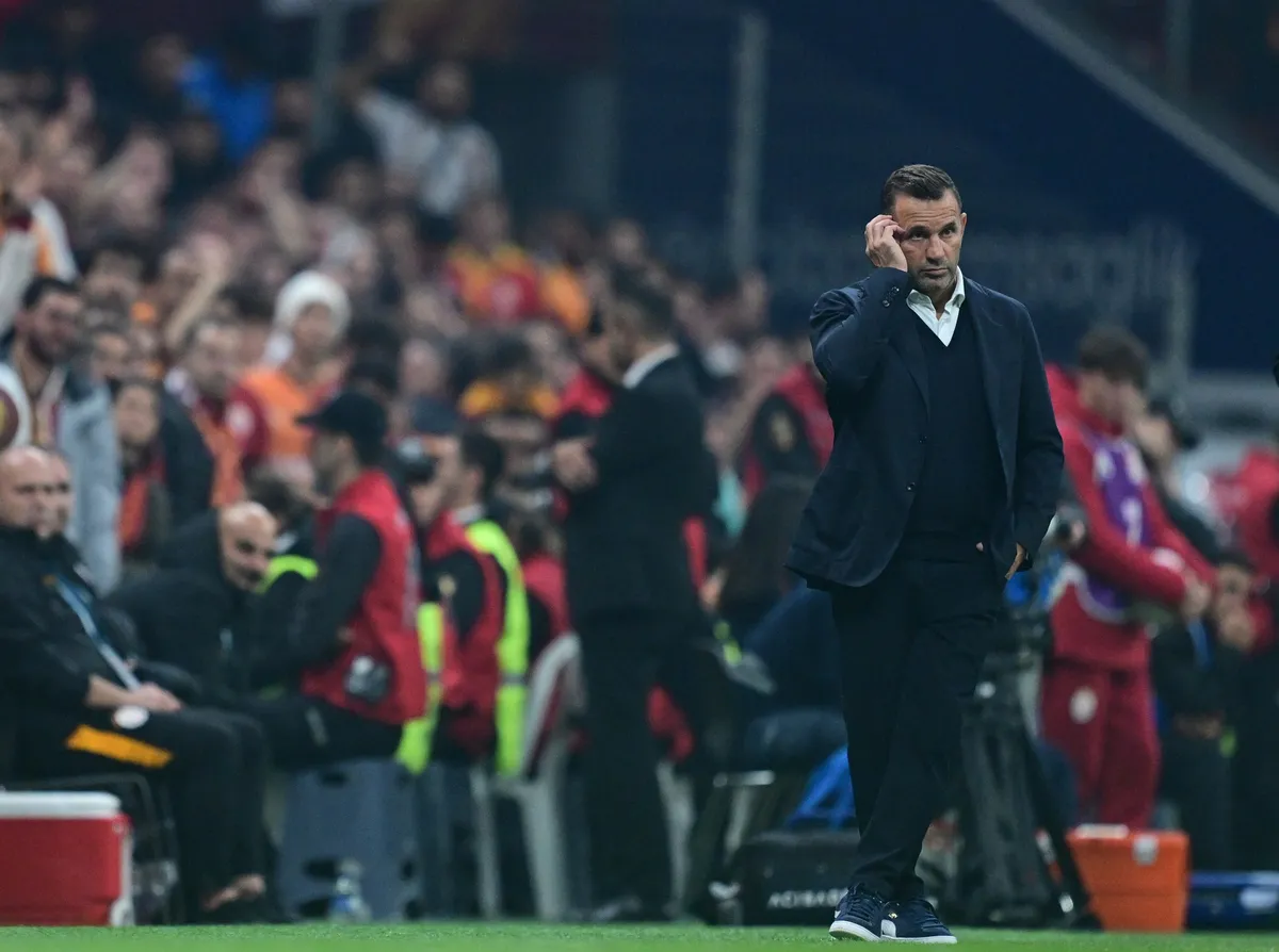 1793053897681.jpg Fenerbahçe derbisinde Okan Buruk (AA)