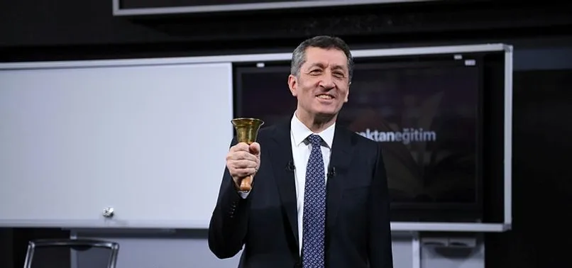 BAKAN ZİYA SELÇUK'TAN İLK DERS MESAJI