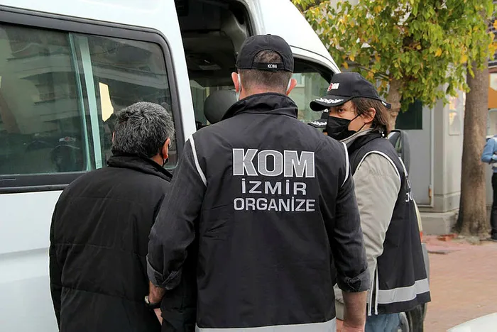 Son dakika: İzmir merkezli FETÖ’nün TSK yapılanmasına yönelik soruşturmada yeni gelişme: 44 şüpheli tutuklandı