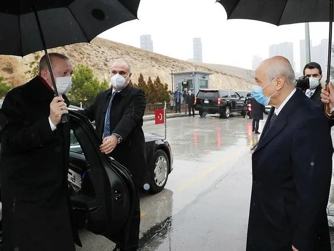 Başkan Erdoğan Oğuzhan Asiltürk’ü evinde ziyaret etti