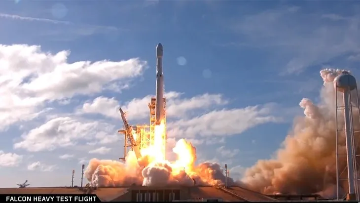 SpaceX insanlı uçuş canlı nasıl izlenir? SpaceX Crew Dragon ne zaman, saat kaçta fırlatılacak?