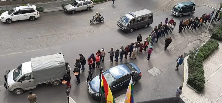 Bolivya'da gıda ve yakıt sıkıntısı! Varlık içinde yokluğa düştüler!