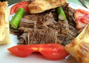 Dönerin vazgeçilmezi olan garnitürler hakkında tat kaçıran sonuç! Bakın aslında ne yiyormuşuz