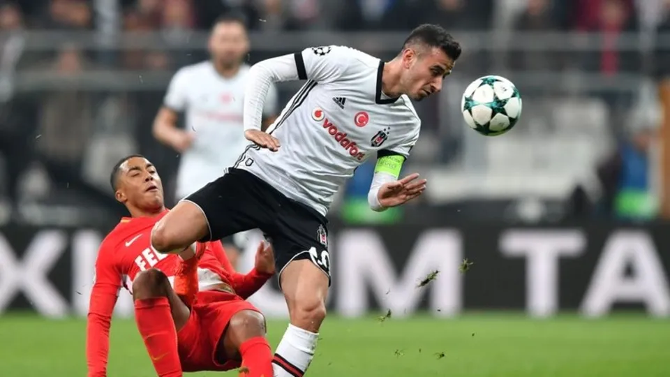 Oğuzhan Özyakup'a Fenerbahçe'den teklif gelince...