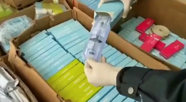 1649860201992.jpg Piyasa değeri 1 milyon TL! İzmir'de 'kaçak botoks dolgu ürünü' operasyonu - 1
