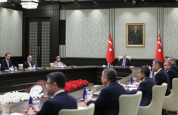 1701880208643.jpg Başkan Erdoğan'dan asgari ücret ve memur zammı açıklaması! Çalışan emeklilere 5 bin TL yakında hesaplarda... - 1