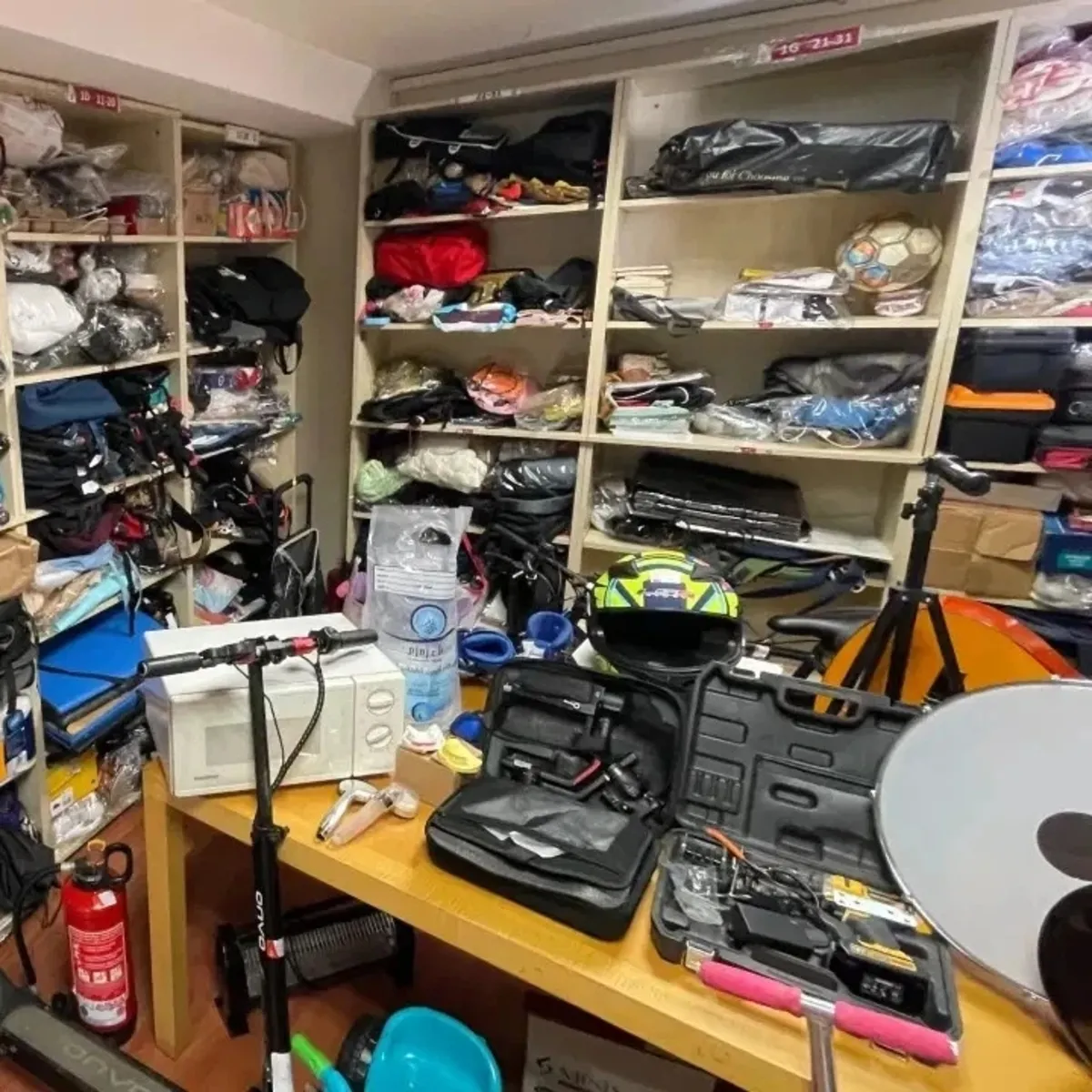 Trenlerde en çok unutulan ürün belli oldu: Kayıp eşyalar satışa çıkıyor, dron da var borcam da