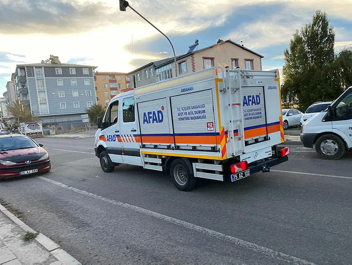 son-dakika-afad-acikladi-ardahanda-korkutan-deprem-2022-son-depremler-1664292785834.jpg AFAD açıkladı! Ardahan'da korkutan deprem | 2022 SON DEPREMLER - 4