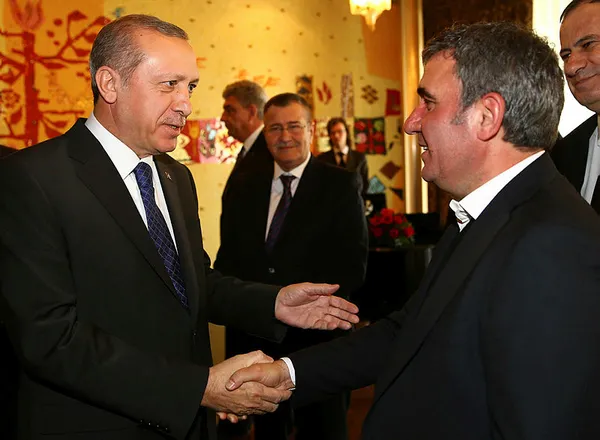 baskan-erdogan-ile-rumen-mevkidasindan-gulumseten-hagi-diyalogu-1657221332404.jpg Başkan Erdoğan ile Rumen mevkidaşından gülümseten 'Hagi' diyaloğu - 3