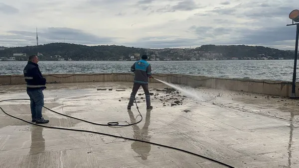 Beşiktaş'ta fırtına beton blokları Büyük Mecidiye Camii’nin avlusuna savurdu - 3