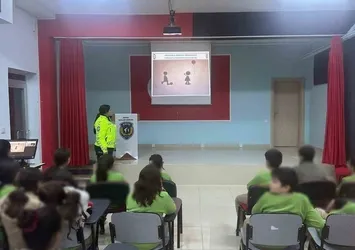 Emniyetten çocuklara güvenlik eğitimi
